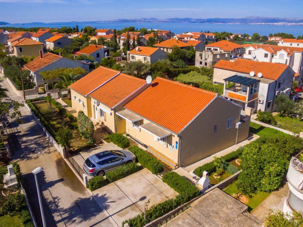 Apartments With A Parking Space Supetar, Brac - 16294 외부 사진